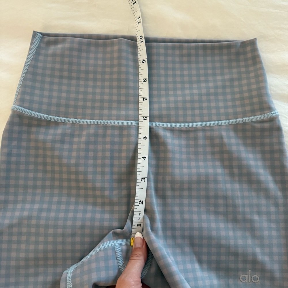 ALO Yoga Women's Blue Gray Check Bike Shorts - Picture 6 of 6